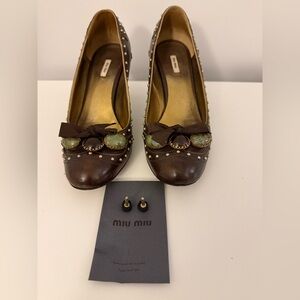 Miu Miu Brown Leather Pumps embellished with Cabochon and Golden Studs, Size 6